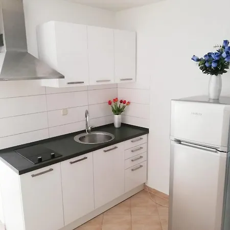 Apartment Toni - Private Parking, Steps To The Beach 아파트 자다르