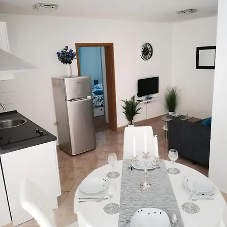 아파트 Apartment Toni - Private Parking, Steps To The Beach