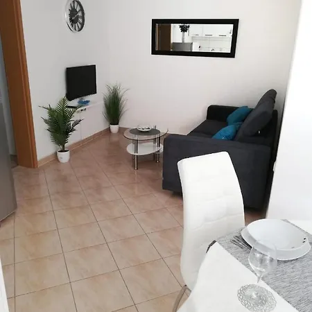 Apartment Toni - Private Parking, Steps To The Beach *