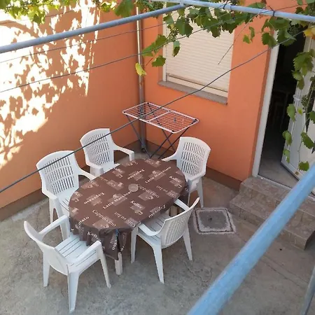 Apartment Toni - Private Parking, Steps To The Beach Apartment