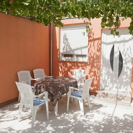 Apartment Toni - Private Parking, Steps To The Beach *