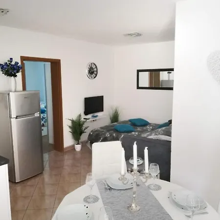 Apartment Toni - Private Parking, Steps To The Beach 아파트 자다르