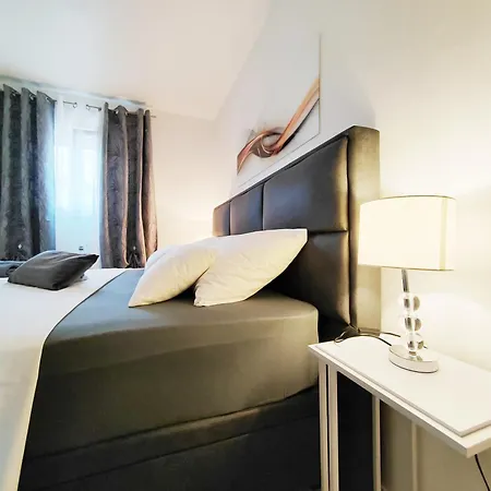아파트 Apartment Toni - Private Parking, Steps To The Beach