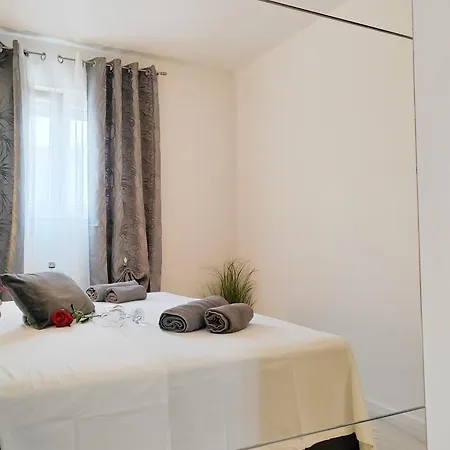 Apartment Toni - Private Parking, Steps To The Beach 아파트 자다르