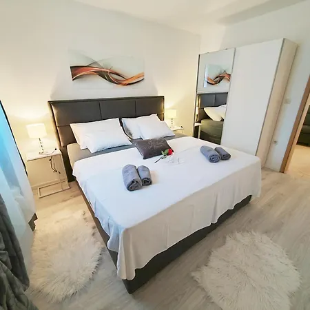 アパート Toni - Private Parking, Steps To The Beach, Fast Wi-fi *