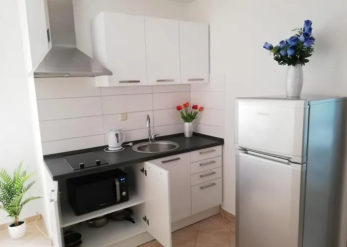 Apartment Toni - Private Parking, Steps To The Zadar