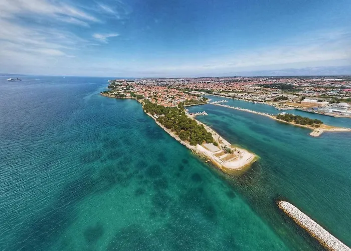 Toni - Private Parking, Steps To The Apartment Zadar